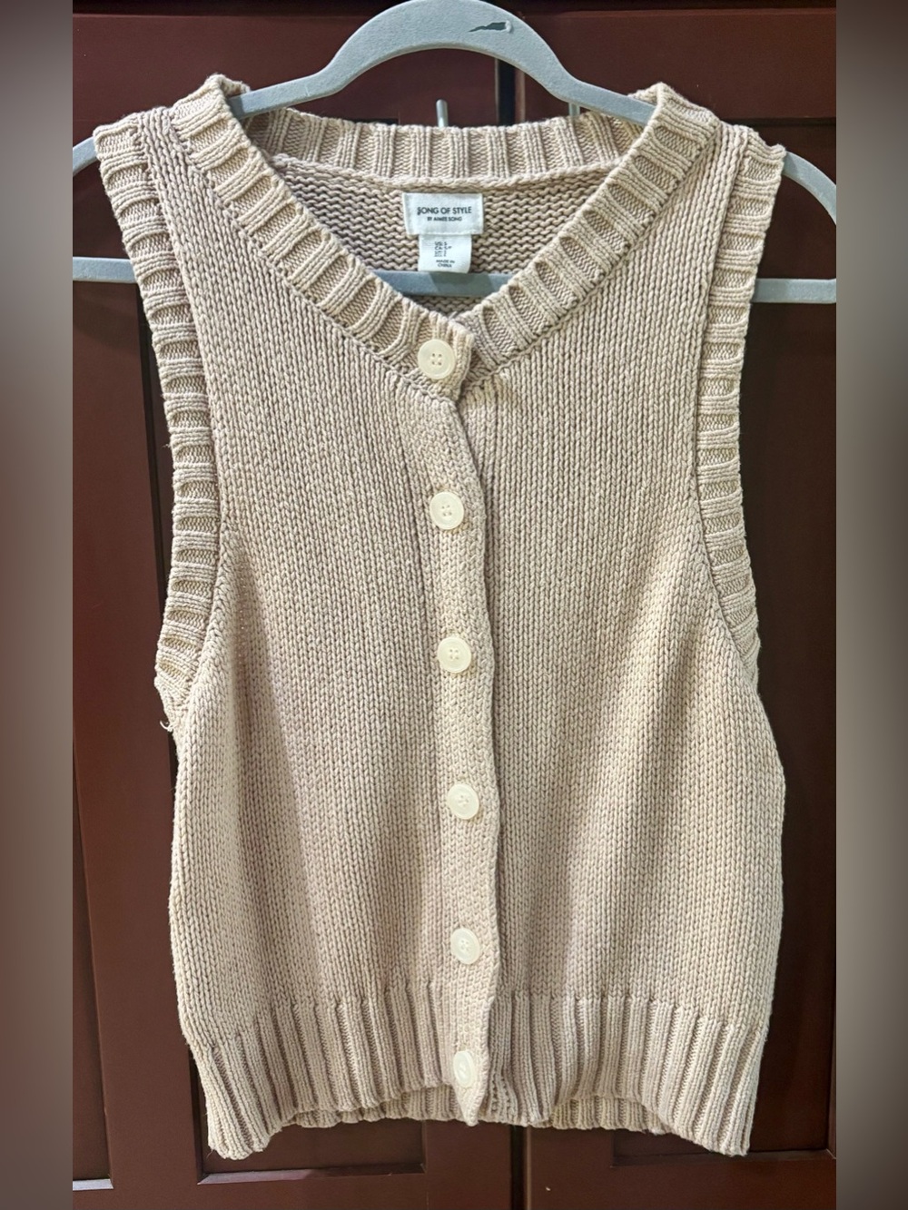 Song of Style Aimee Song Beige Button-Up Chunky Knit Cropped Vest Size S